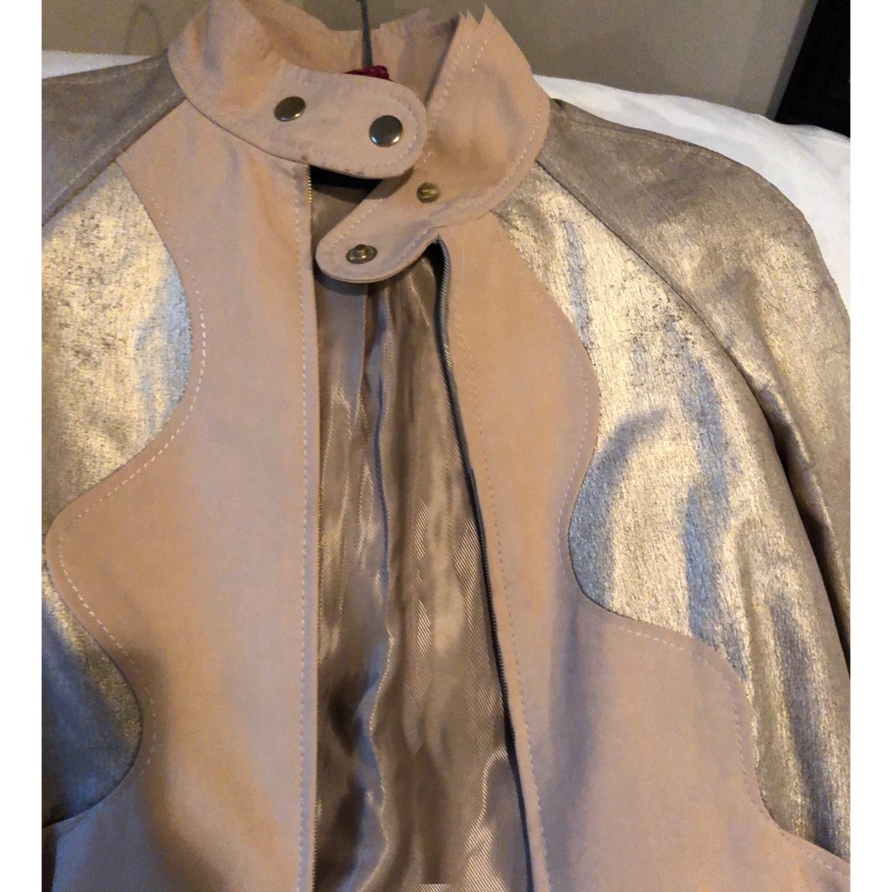 Lightweight Gold Jacket - Picture 8 of 8